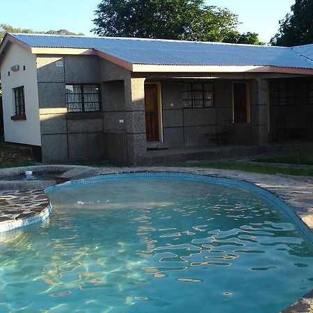 ליבינגסטון The Stone Guest House מראה חיצוני תמונה