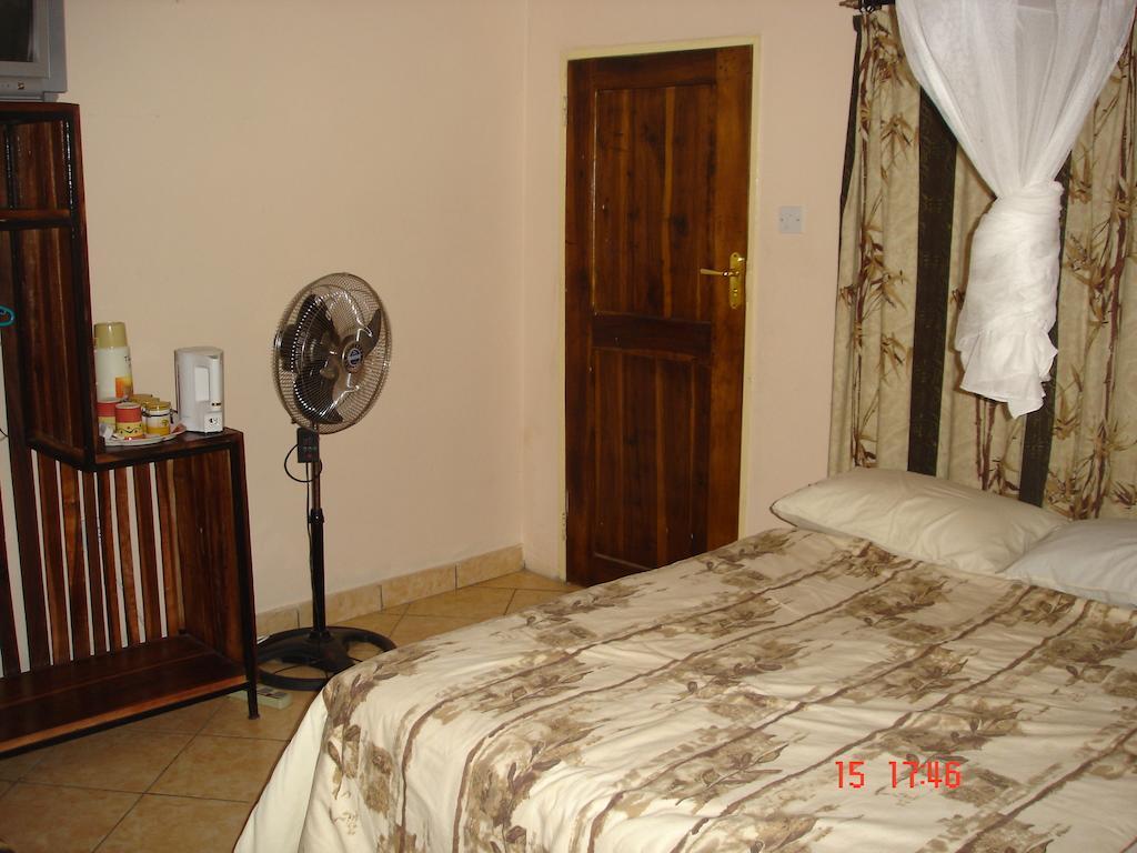 ליבינגסטון The Stone Guest House חדר תמונה